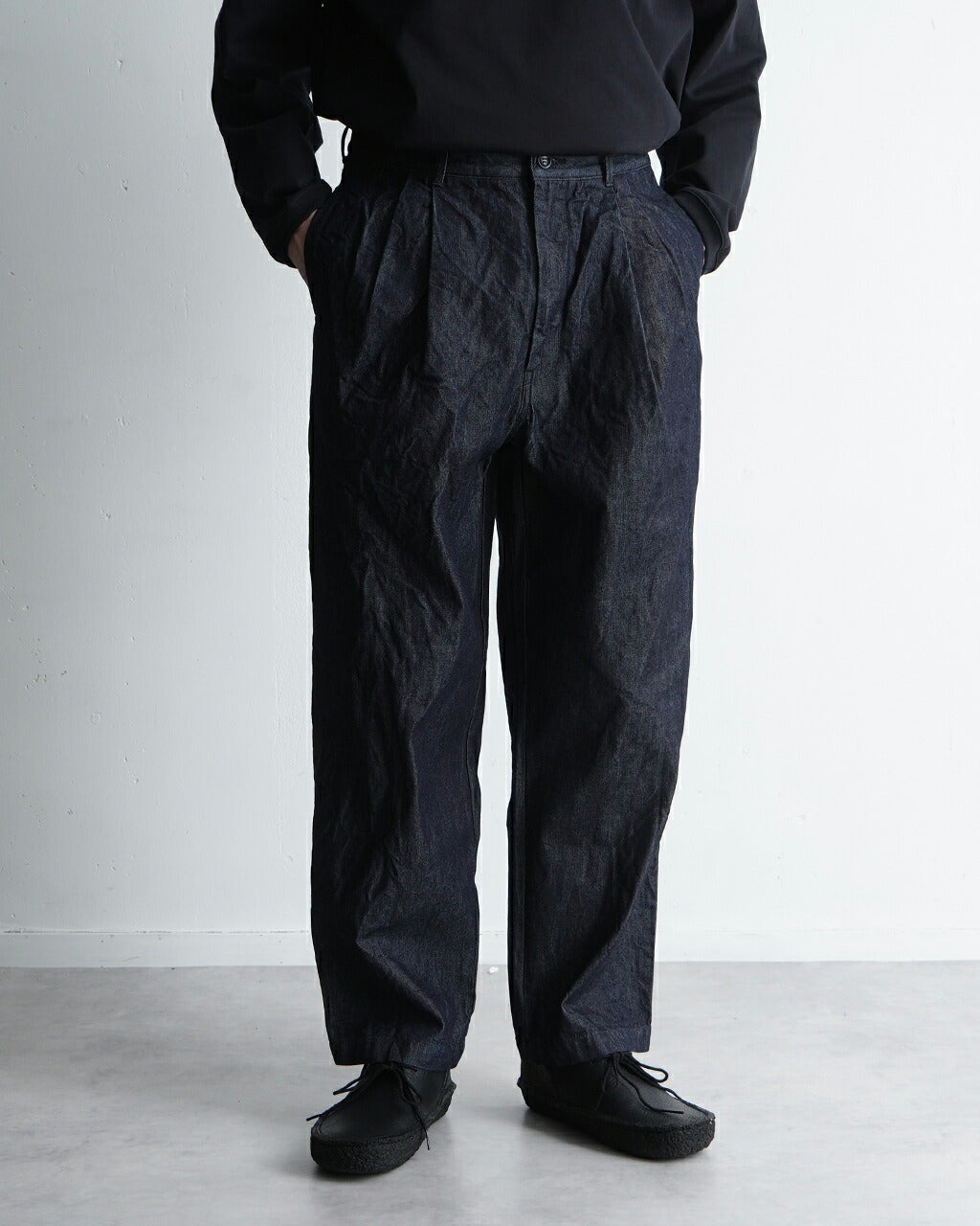 パンツ MILK PAINT DENIM 2-TUCK STRAIGHT SLACKS INTÉRIM/インテリム】MILK PAINT USED DENIM 2-TUCK STRAIGHT