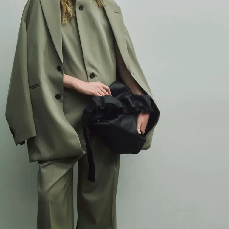 ssstein SHIRRING HANDLE LEATHER SHOULDER BAG