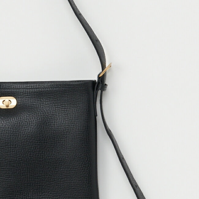 Hender Scheme twist buckle bag S