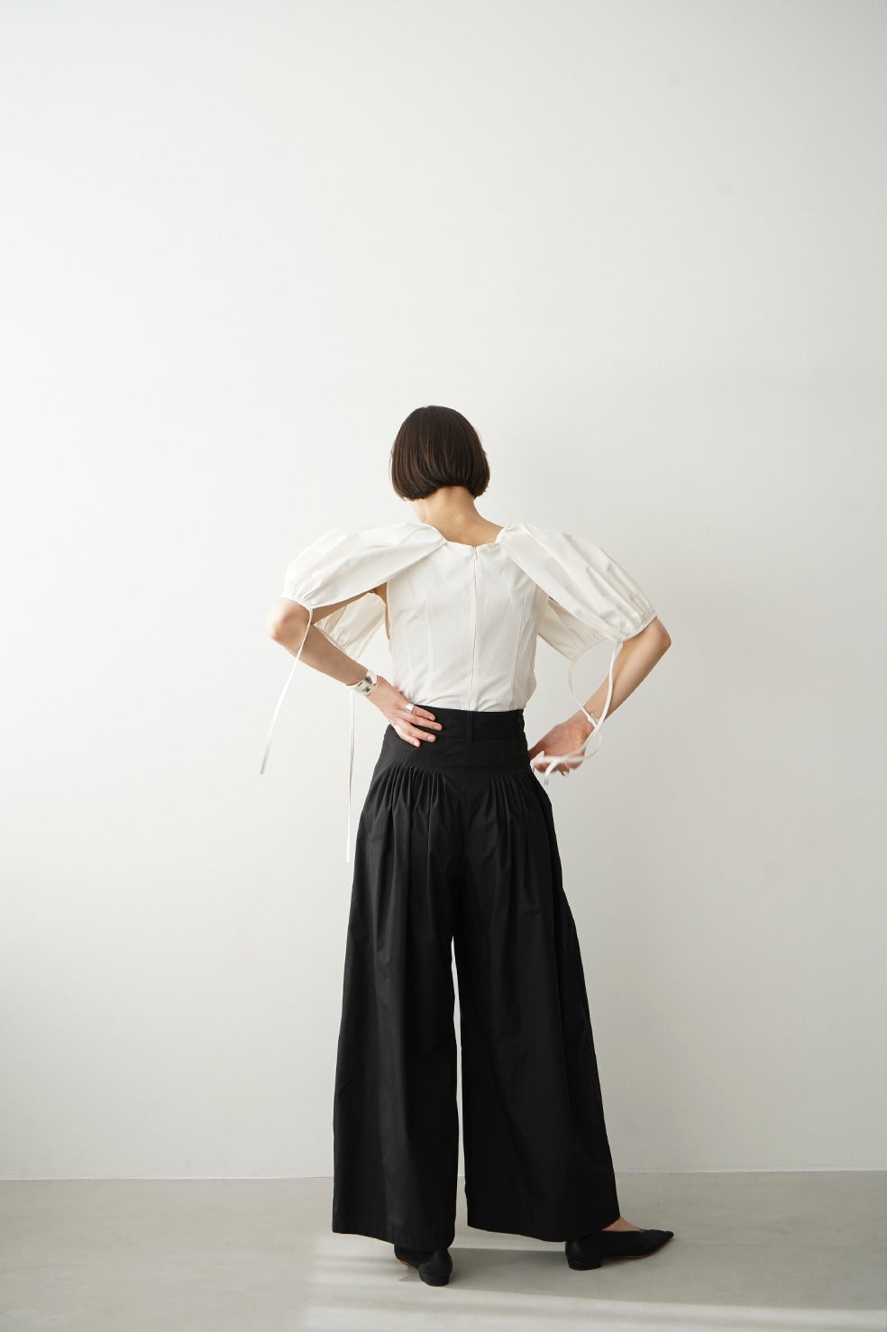 CLANE TUCK DESIGN WIDE PANTS – unexpected store