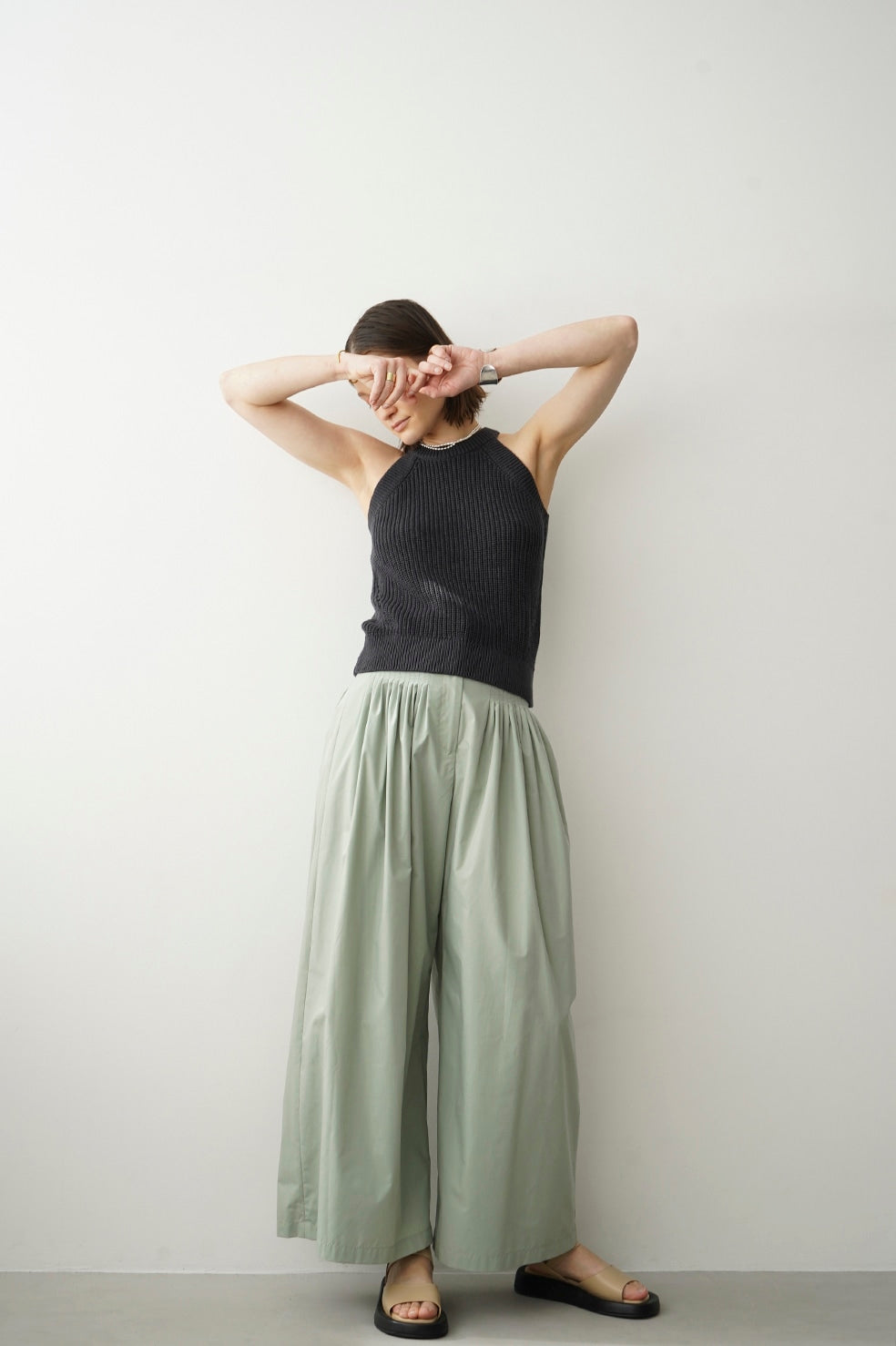 CLANE TUCK DESIGN WIDE PANTS – unexpected store