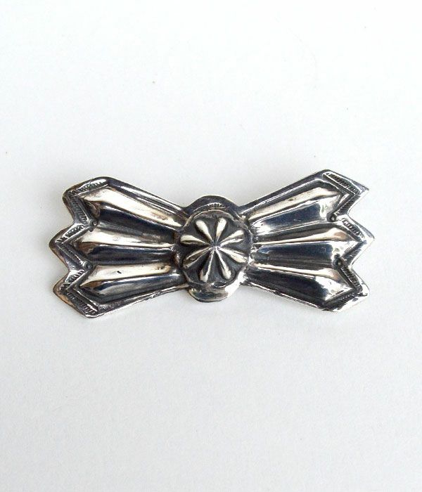LARRY SMITH SHELL BUTTERFLY PIN