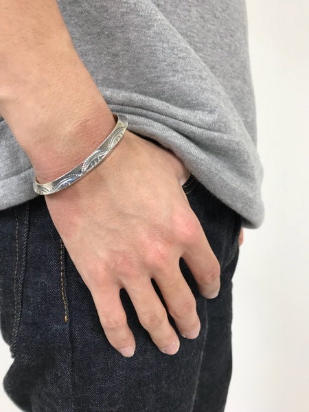 larry smith triangle bracelet side shell - バングル