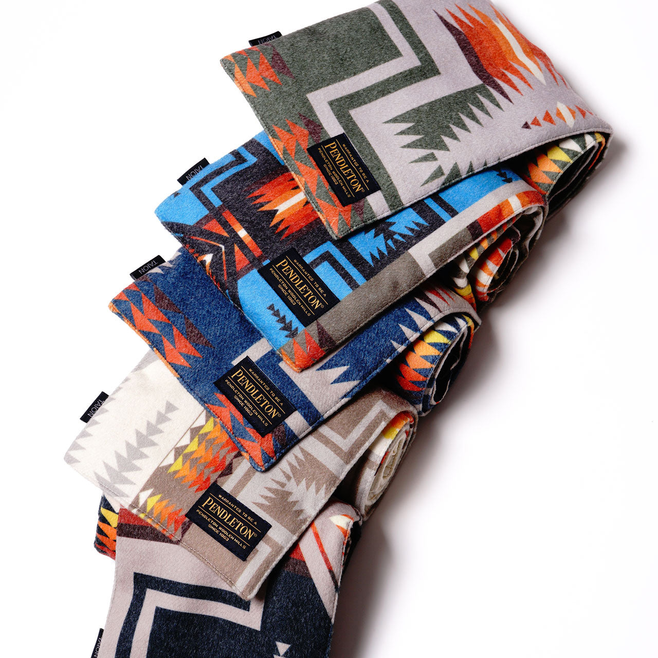 PENDLETON ｘ TAION REVERSIBLE DOWN MUFFLER